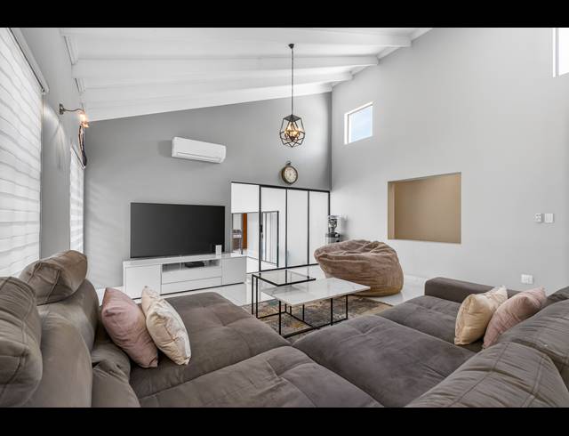 3 BEDROOM HOUSE FOR SALE IN BRYANSTON